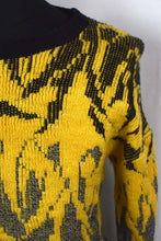 Load image into Gallery viewer, 90s Abstract Splash Knitted Jumper
