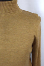 Load image into Gallery viewer, Pendleton Brand Wool Turtleneck

