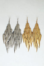 Load image into Gallery viewer, Lightweight Chandelier Tear Drop Design Earrings
