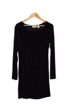 Load image into Gallery viewer, Black Long sleeve Velvet Dress
