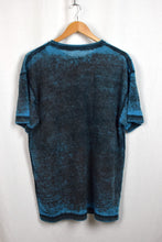 Load image into Gallery viewer, DEADSTOCK 2014 Pink Floyd &#39;The Dark Side of the Moon&#39; Blue/Grey T-Shirt
