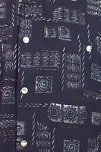 Load image into Gallery viewer, Black Abstract Print Shirt
