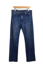 Load image into Gallery viewer, Levis Strauss &amp; Co. Brand 505 Jeans
