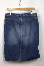 Load image into Gallery viewer, Calvin Klein Brand Skirt
