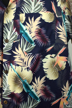 Load image into Gallery viewer, NEW Floral Print Shirt
