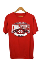 Load image into Gallery viewer, 2010 Cincinnati Red MLB T-shirt
