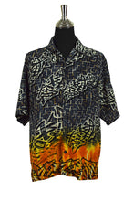 Load image into Gallery viewer, 90s/00s Graffiti Print Party Shirt
