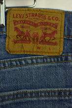 Load image into Gallery viewer, Levis Brand 505 Jeans
