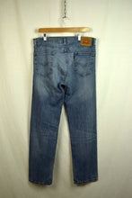 Load image into Gallery viewer, Levis Brand 505 Jeans
