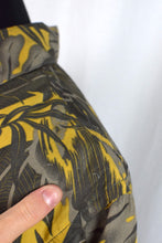 Load image into Gallery viewer, Hawaiian Party Shirt
