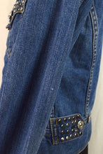 Load image into Gallery viewer, Levis Brand Denim Jacket
