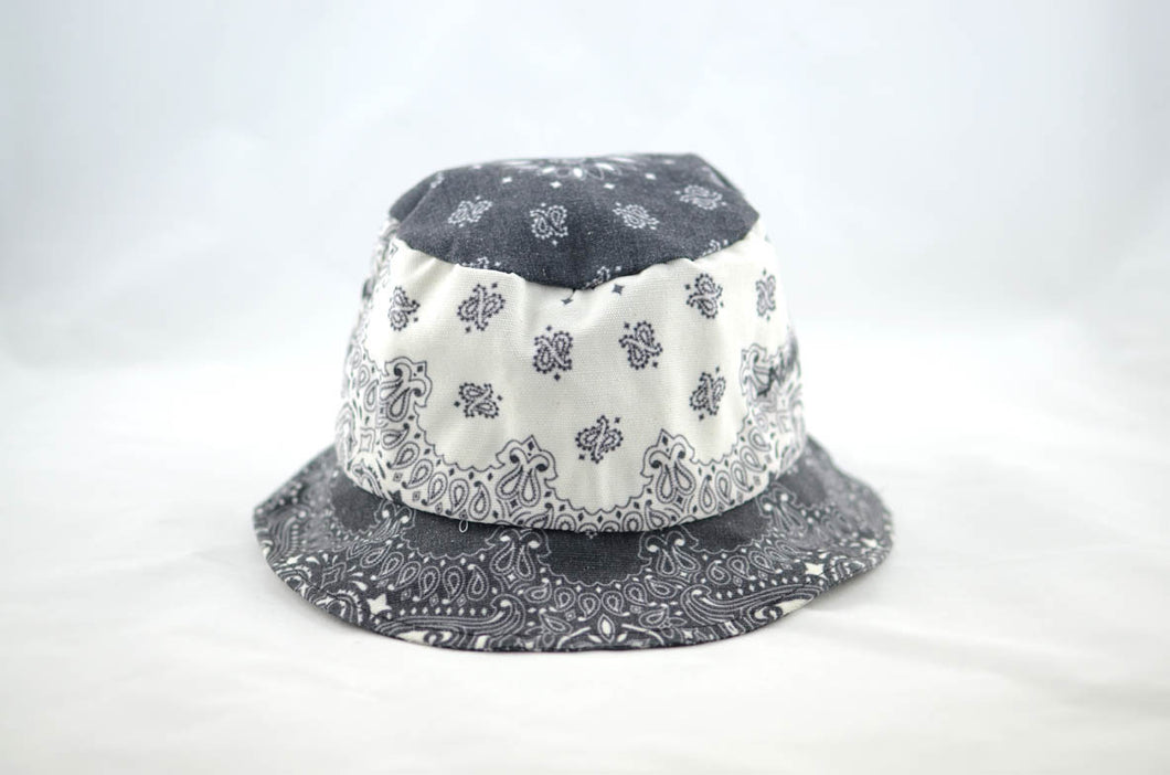 NEW Black and White Print Bucket Hat